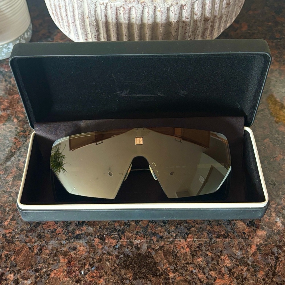 Givenchy 99mm Brown Gradient Shield Sunglasses Un… - image 6